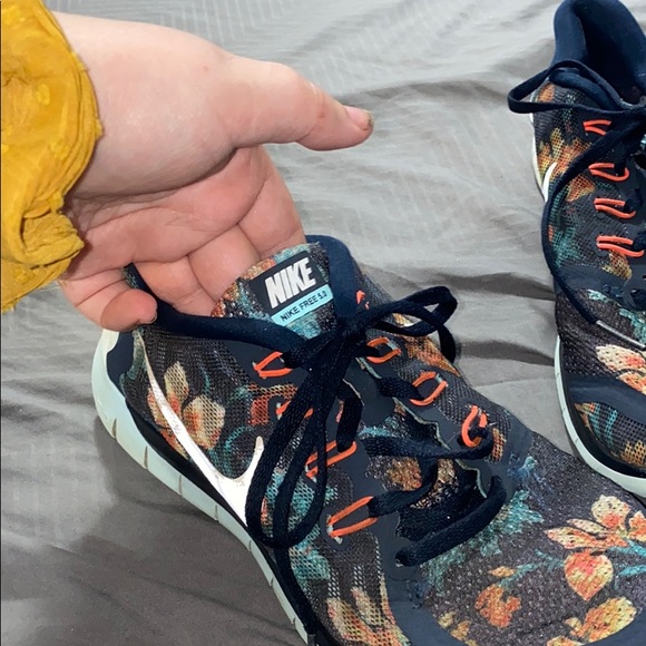 Nike free 5.0 shoes - Picture 3 of 5